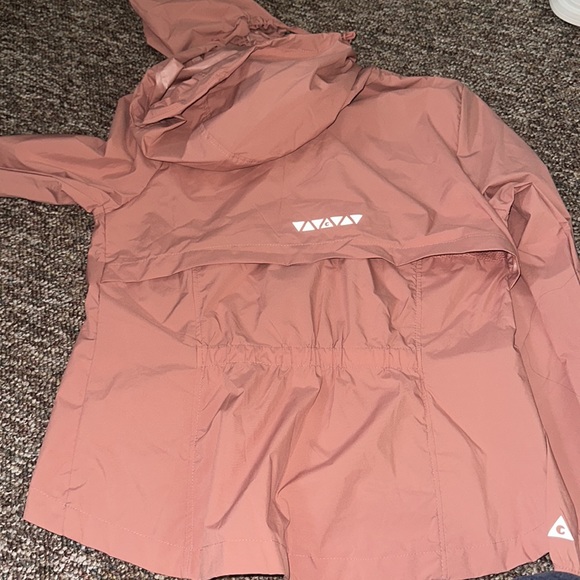 Gerry packable jacket with bag. NWT size Small - Picture 5 of 6